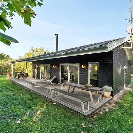 Elfriede - 400m To The Inlet In Djursland And Mols By Interhome